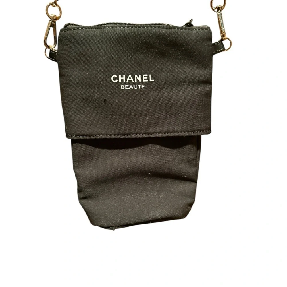 CHANEL Beauté Black Zip Cosmetic Pouch